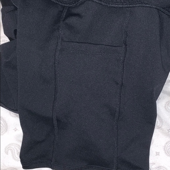 Fabletics Shorts - Picture 4 of 4